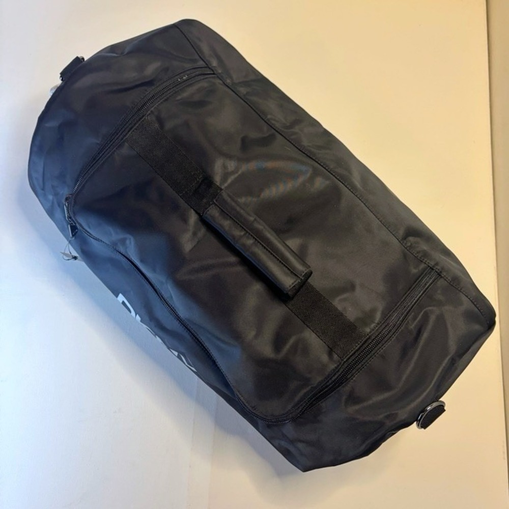 New DKNY Black Travel Set Duffle Gym + Toiletry Bag Sports Weekend Donna Karan - Picture 4 of 16